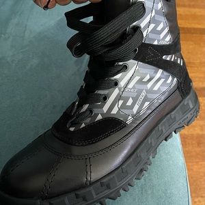 Versace. Greca Rhegis Boot